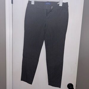 Old Navy Wonen’s Black & White Patterned Trousers